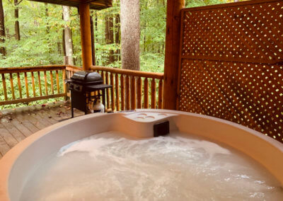 Shawnee Cabin - Hot Tub