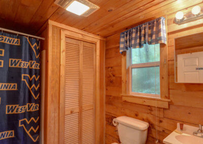 Mountaineer Cabin - Bathroom