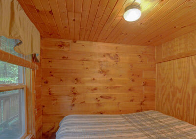 Shawnee Cabin - Bedroom