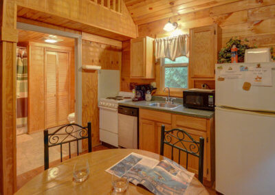 Shawnee Cabin - Dining and Kitchen