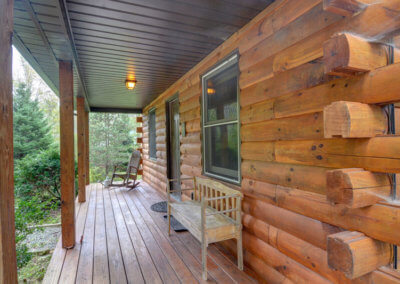 White Tail Cabin - Front Porch